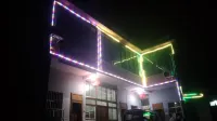 Luoping Jiulong Waterfall Scenic Shanzhai Homestay