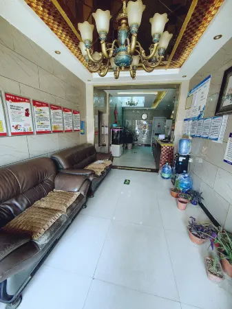 Fengqiu Xunjie Business Hotel