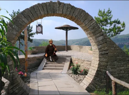 Jiaxian Damei Shiyao Homestay Отели рядом с достопримечательностью «Baiyun Temple»