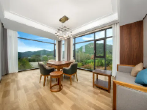 Vienna International Hotel (Yanting Longfenggu) Hotels in Yanting