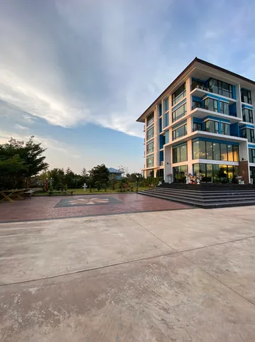 รูปภาพของอรุณสาคร คอนโด หรู