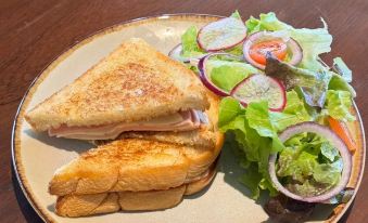 The Grandiose Hotel Chiang Rai