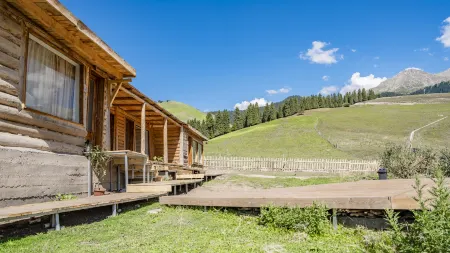 Joan Kushtai An·Villa