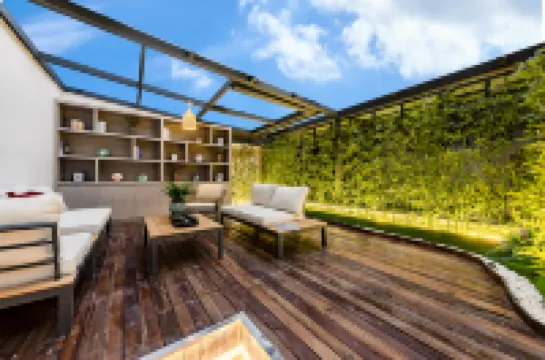 悅泊·歡舍設計師アートホテル(大理高速鉄道駅泰業国際広場) ウォルマート周辺のホテル