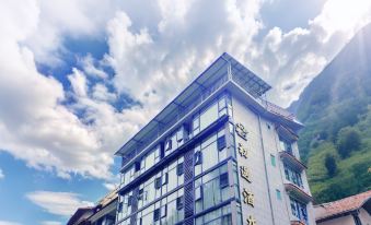First Encounter Hotel (Yangshuo West Street Branch)