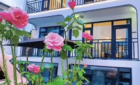 Nalatiya Xinmei Na Inn Отели рядом с достопримечательностью «Nalati Raspberry Town»