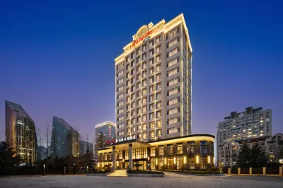 ハンプトンbyヒルトンホテル 青島ロウ山石老人海水浴場 青島体育センター-球類訓練場周辺のホテル