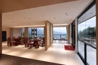 Longji Terraced Field Qiugu Homestay (Jinfo Peak Viewing Platform)