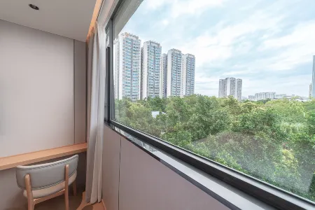 Yunduo Jierdun Hotel (Liuzhou Five Star Pedestrian Street Diwang New World)