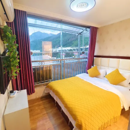 Kangding Pengwang Homestay