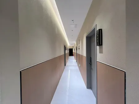 Wuchuan Yuanmeng Hotel Отели в г. Вучуань