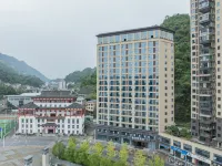 長陽曼華頓酒店（土家源廣場店） 鄰近長陽傑之行運動城的酒店