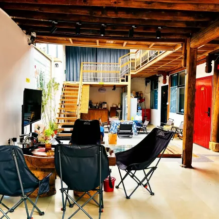 Chenli Chengwai Homestay (Weishan Ancient City Gongchen Tower)