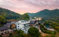 Mogan Mountain Xiaoyao Zhijing - Stream Trekking, Hot Spring & Design Boutique Guesthouse