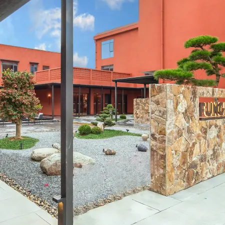 FUNGEE X Hotel (Taoxichuan Ceramic Art Avenue, Jingdezhen)