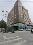 Yining Yili Huacheng Grand Hotel (People's Square)