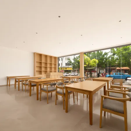 Yijin Hotel (Xingyi Jushan Square Mengle City Branch)