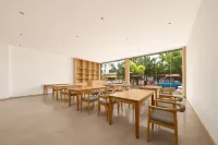 Yijin Hotel (Xingyi Jushan Square Mengle City Branch)