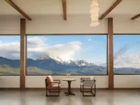 Two Mountains Series Garden of Mountains Wilderness · Snow Mountain Aesthetics HYLLA Vill - واي فاي