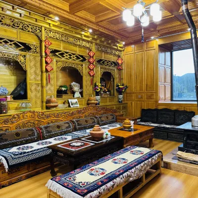 Shangri-La Suyouhua Homestay Hotels near Shangri-La City Hongpo Climbing Gym
