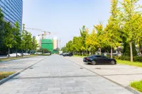 Qingcheng Hotel - parking