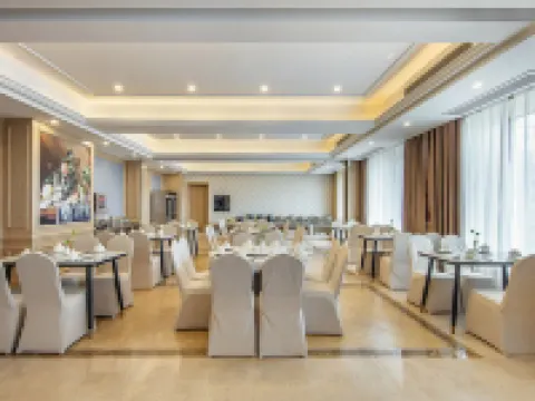 Vienna International Hotel (Changsha Science and Technology New Town Shaoguang Metro Station)