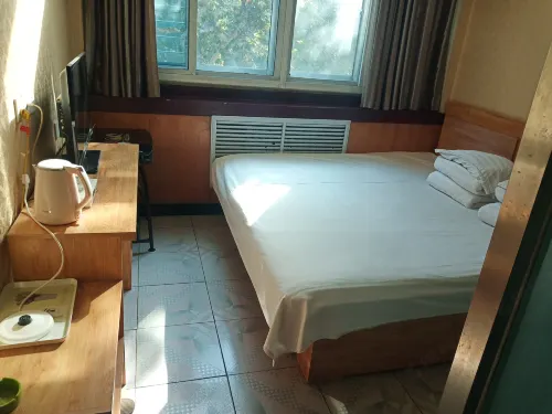 Lingshou Huaxia Hotel