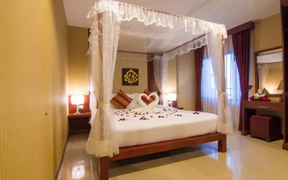 รูปภาพของโรงแรมป่าตอง เฮมิงเวย์