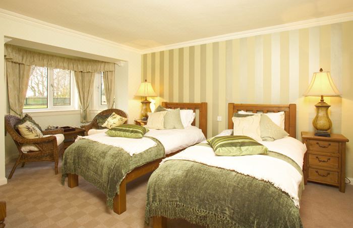 Adniston Manor - Housity