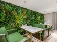 Chizhou Daqianmen Light Luxury Hotel Hotels in Chizhou