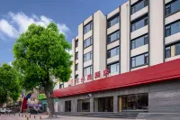 Ibis Hotel (Dalian Railway Station Light Rail Station) Hotel di Dalian
