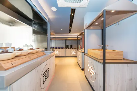 HanTing Hotel (Shanghai University Tacheng Road) Отели рядом с достопримечательностью «Qiuxia Garden»