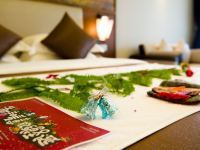 惠东双月湾享海亚投国际酒店 - 圣诞主题至尊海景大床房