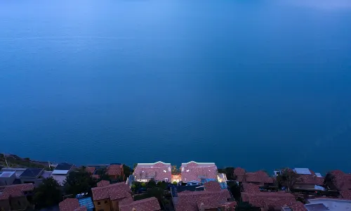 Mont XIX Full Lake View Villa