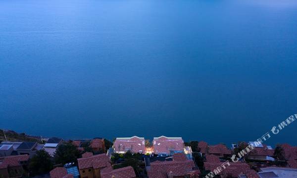 Mont XIX Full Lake View Villa