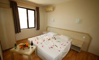 Tuntas Suites Altinkum