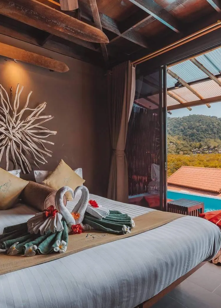 ห้องสวีทแบบสองห้องนอนติดสระว่ายน้ำ