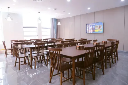 Yangzhong Urban Garden Hotel