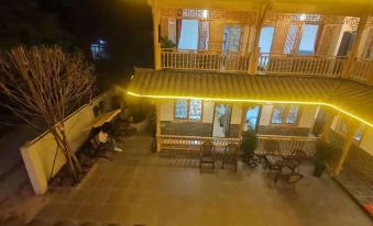 Pengzhou Longmen Xiaozhu Homestay