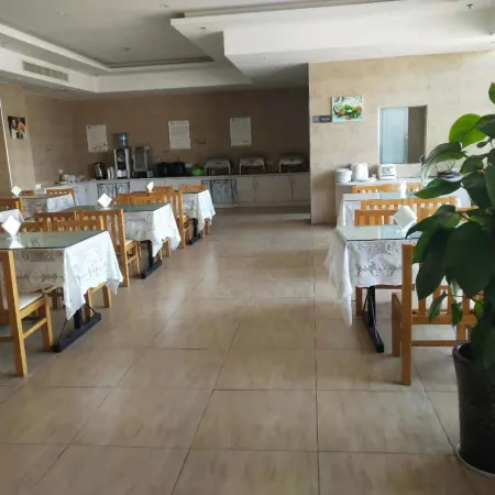 Qingmu Hotel (Chaohu Renmin Road store)