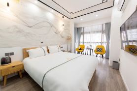 Jinxi Times Hotel (Dujiangyan Scenic Area South Bridge Branch)