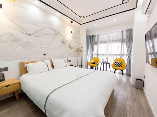 Jinxi Times Hotel (Dujiangyan Scenic Area South Bridge Branch)