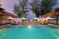 Eden Beach Resort By EHM Отели рядом с достопримечательностью «Лейзи Бич»