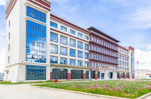Western Posthouse Hotels in Lhazê