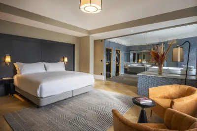DoubleTree by Hilton Brussels City فنادق في 