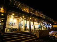Tique Series Boutique Resort Hotels near Suan Son (Phe Arboretum)