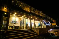 Tique Series Boutique Resort - Pemandangan Pantai