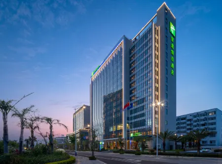 Holiday Inn Express Beihai Beihai Silver Beach Отели в г. Бэйхай