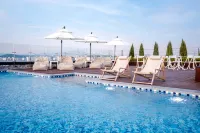 โรงแรม SR แมโกก - สระว่ายน้ำบนดาดฟ้า