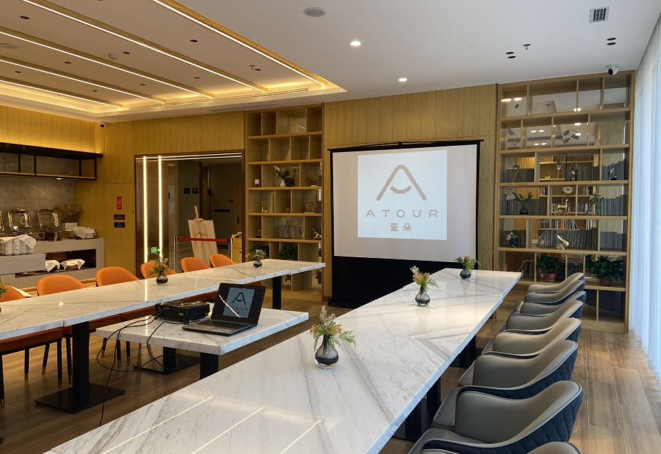 5. 아투어 X 호텔..